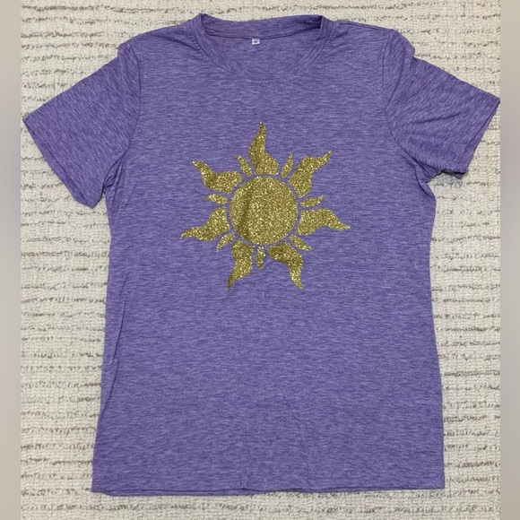 Tops - Tangled vibes tshirt for women - size small